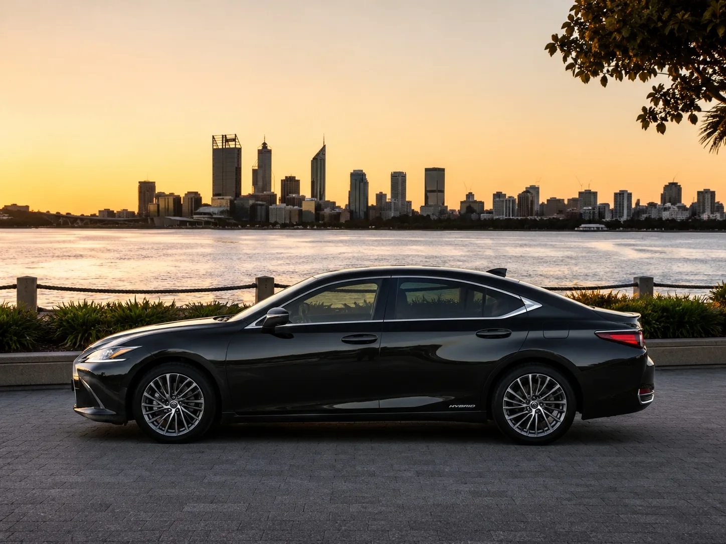 Lexus ES 300h chauffeur car Perth, exterior view