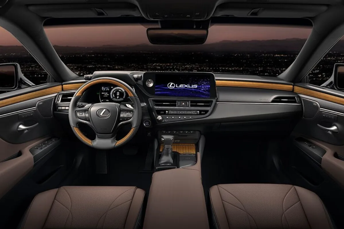 Lexus ES 300h chauffeur car Perth, interior view