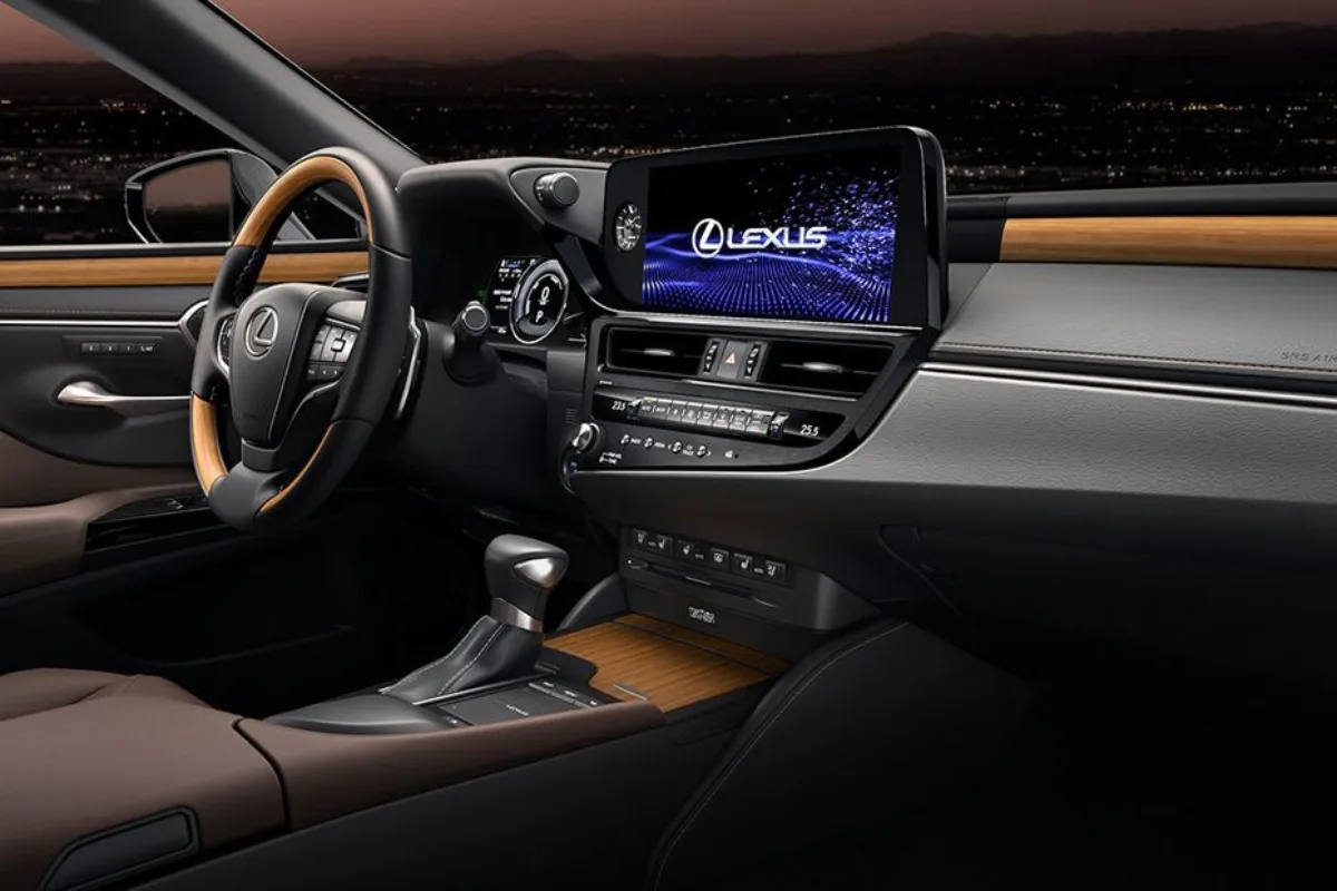 Lexus ES 300h chauffeur car Perth, interior view